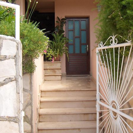Guest House Roza Vrboska Cameră foto