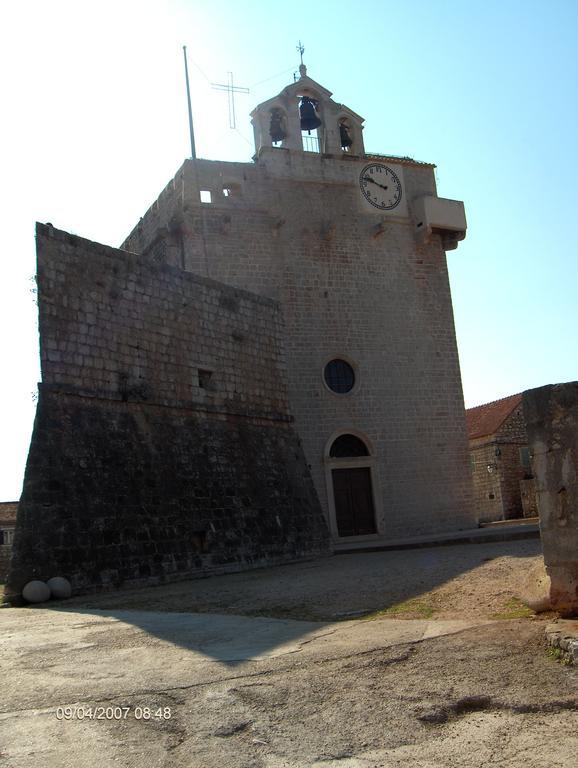 Guest House Roza Vrboska Exterior foto