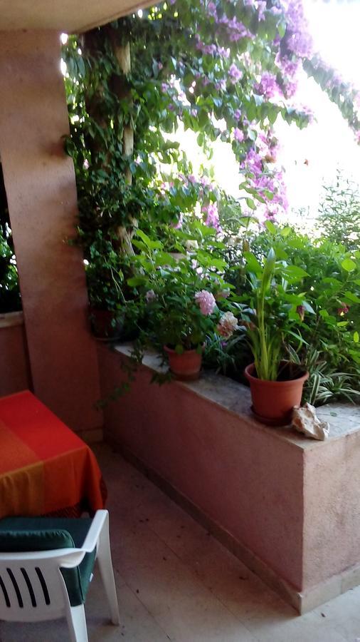 Guest House Roza Vrboska Exterior foto